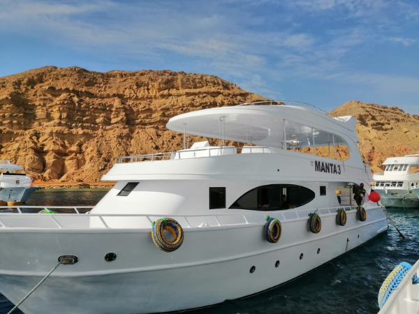 Sailing in the Hurghada Red sea for one hour