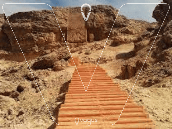 Meet, pick up, transfer to Tel El amarna.