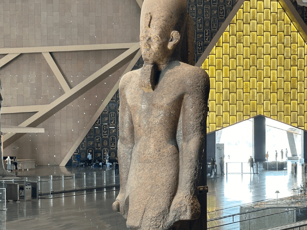 Visita guiada al Gran Museo Egipcio.
