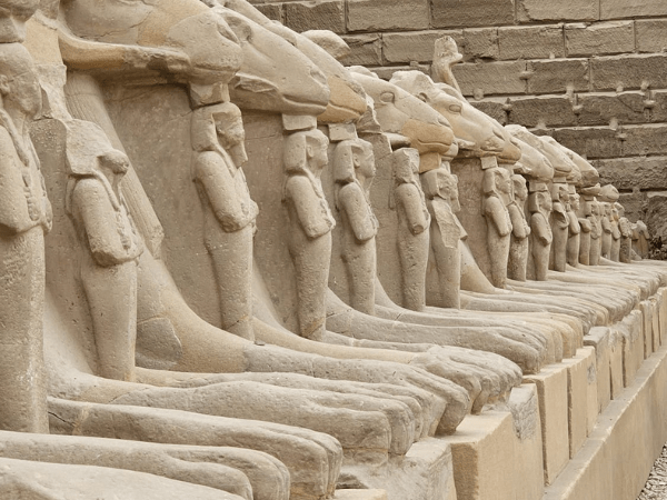 Acceso privado: Capilla Sekhmet en el templo de Karnak