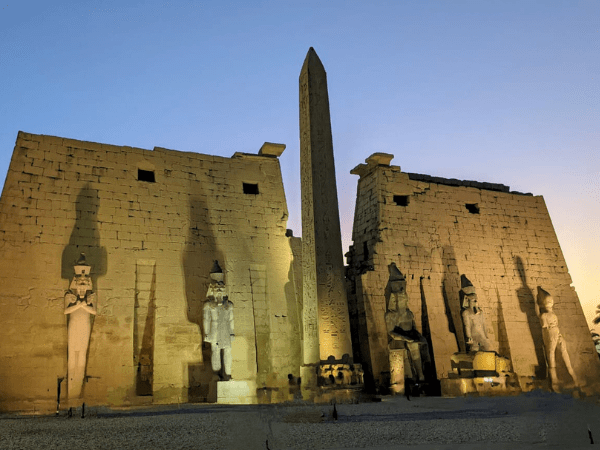 Visita el templo de Luxor