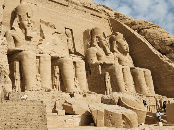 Tour opcional para visitar los templos de Abu Simbel.