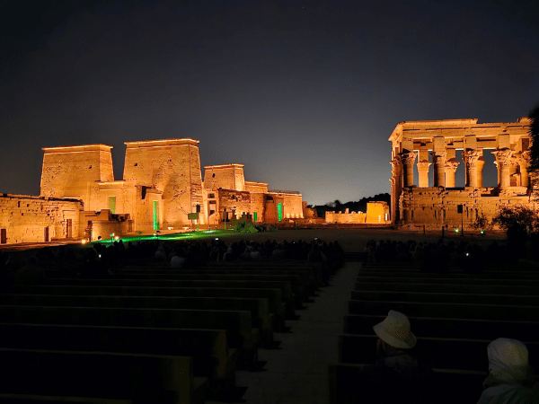  Opcional: Espectáculo de Luz y Sonido en el Templo de File
